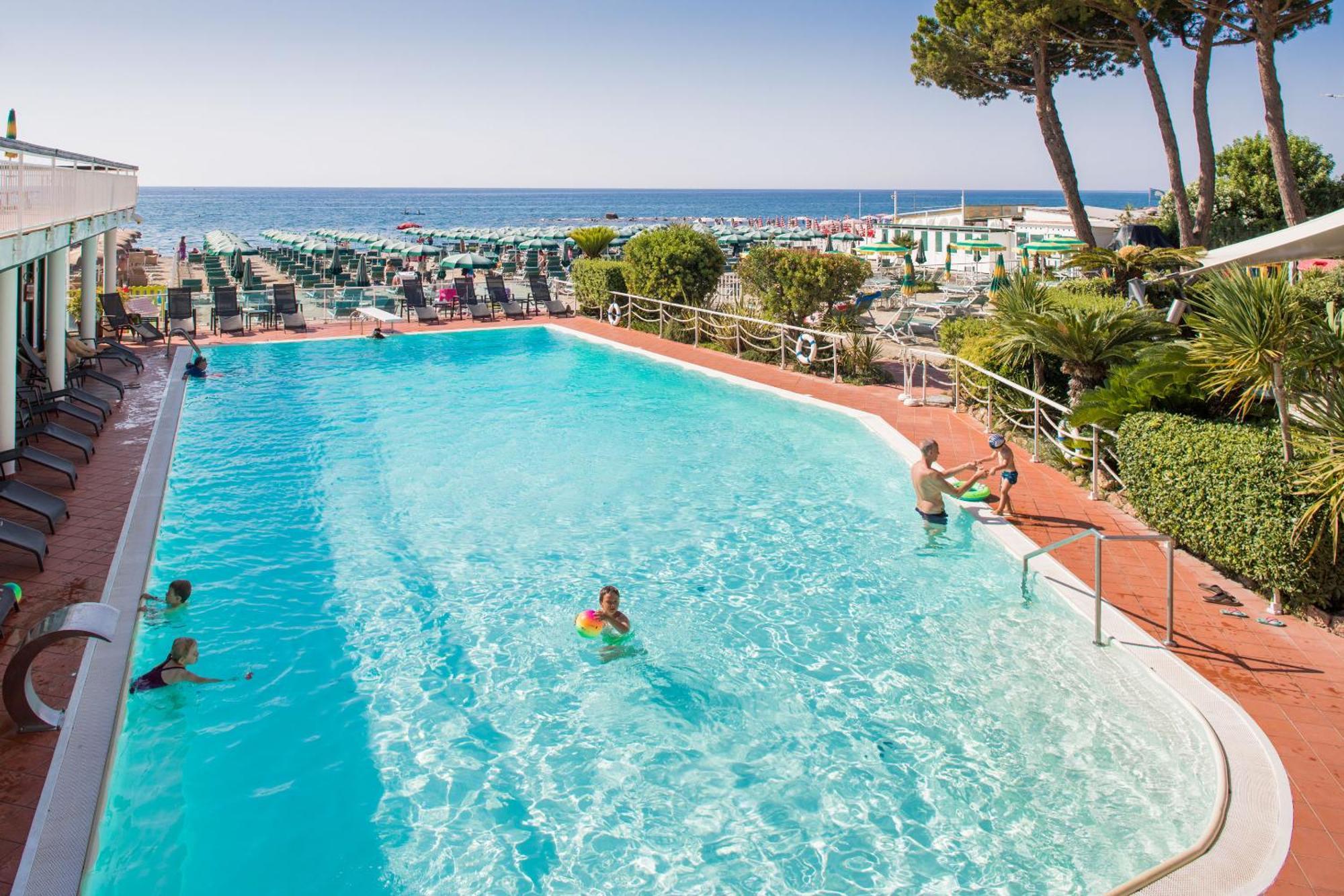 Hotel Gabriella Diano Marina Exterior foto