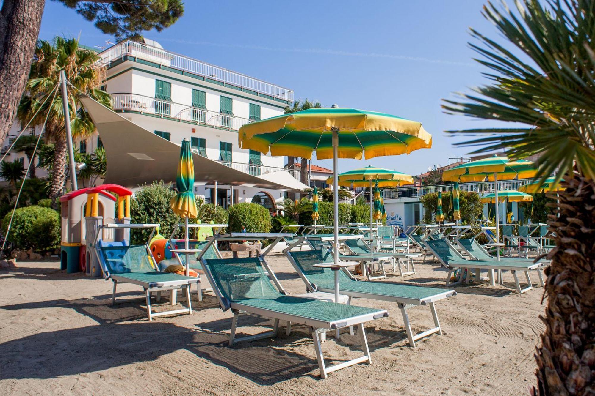 Hotel Gabriella Diano Marina Exterior foto
